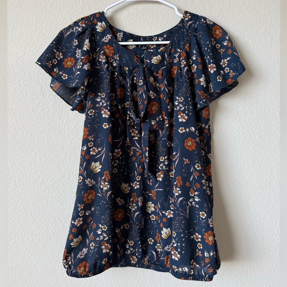 Sara Michelle floral top